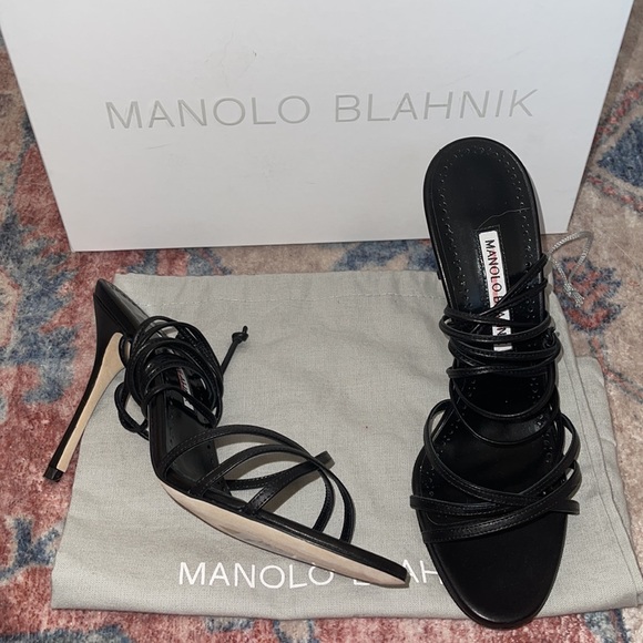 ❌SOLD‼️$825 MANOLO HEELS NEW‼️STEAL‼️ - Picture 4 of 10